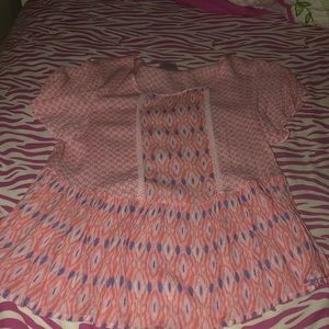 a short sleeve shirt